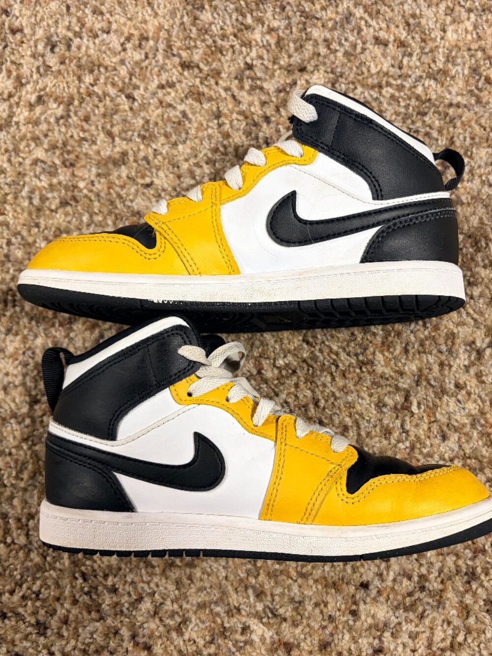 Kids Nike Air Jordan Mid 1 Sneakers Preowned - White/Black/Gold - Size 2Y - 2205 - Picture 4 of 6